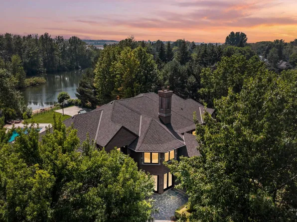 9533 W Pebble Brook Ln, Garden City, ID 83714