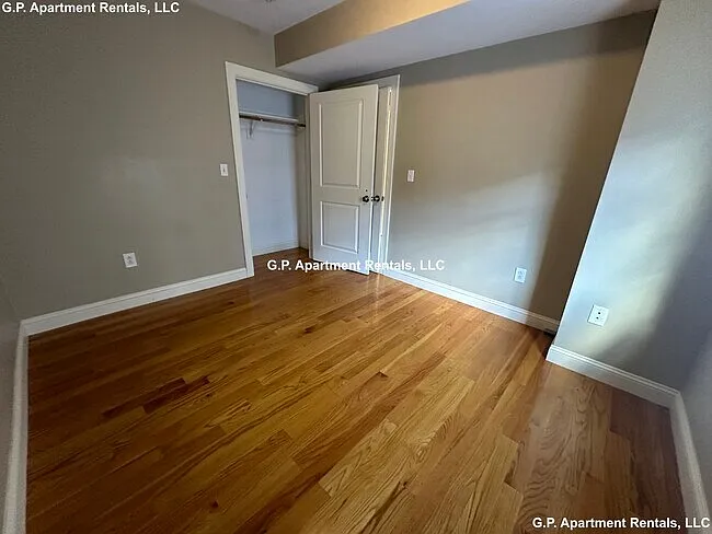80 Main St — Photo 3