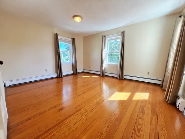17 Crafts St #1, Newton, MA 02458