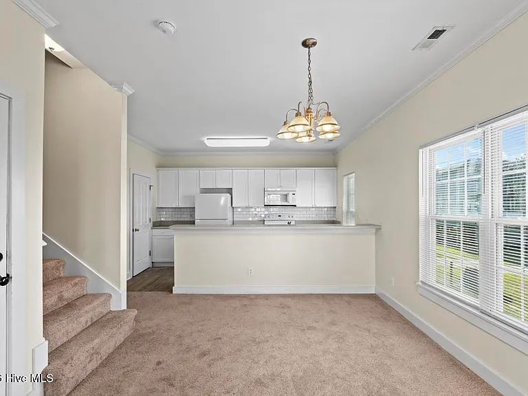 220 Twin Oaks Dr #A — Photo 9