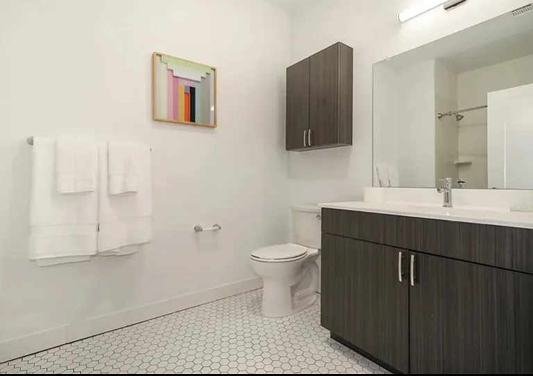 668A Avenue E #302 — Photo 3