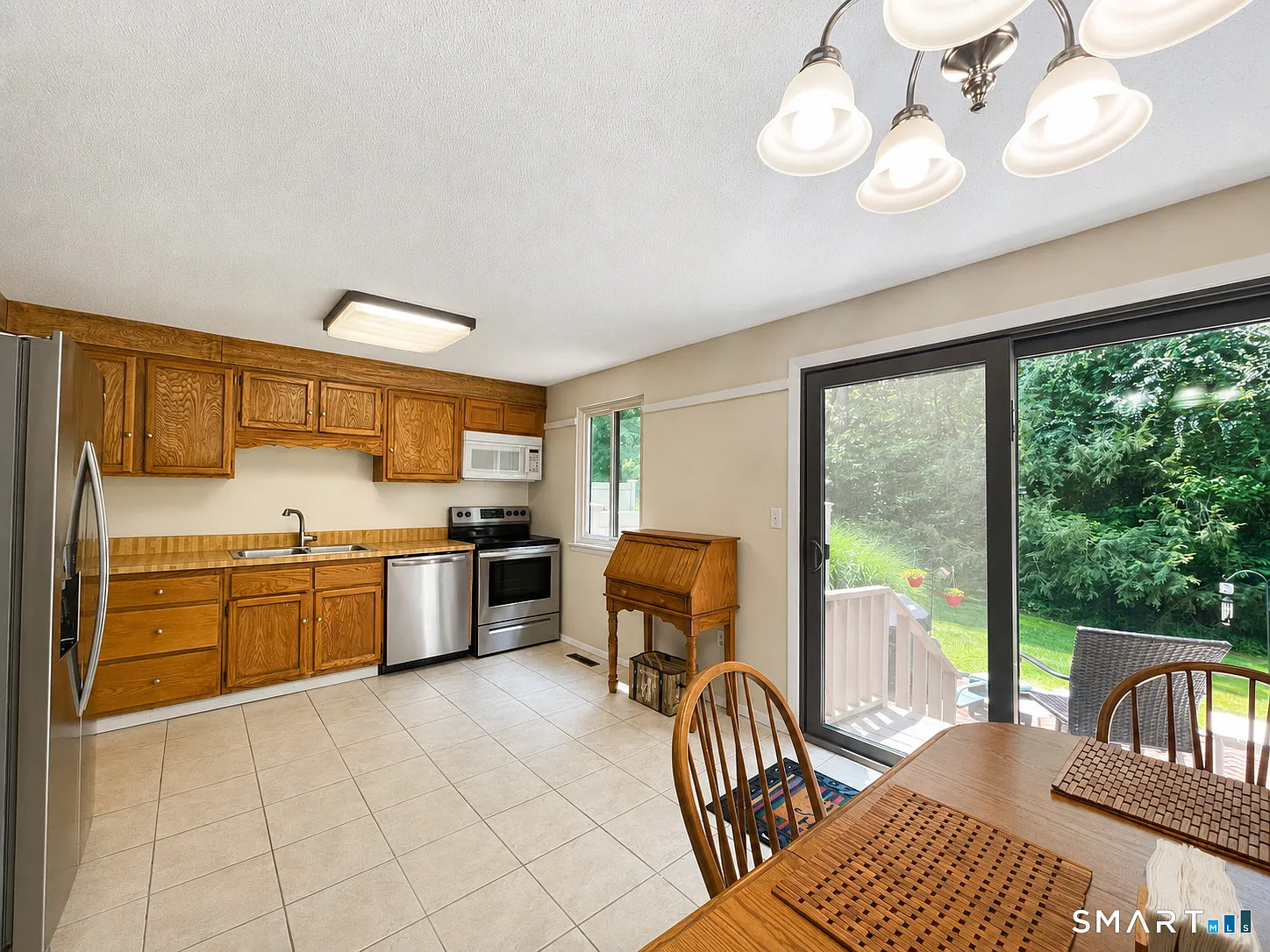 3 bed, 1.5 bath, 1370 sqft, $2,800 — Photo 4