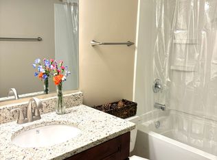3 Emerald Dr #E16, Lincoln, NE 68516