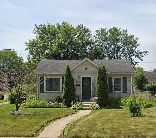 22438 Clairwood St Photo 1