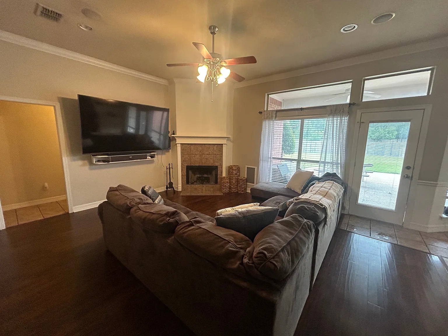 1 bed, 1.0 bath, 2276 sqft, $800 — Photo 3