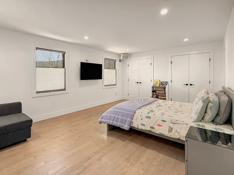 12 Hudson River Ln — Photo 14