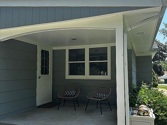 10’4”x8’3” porch