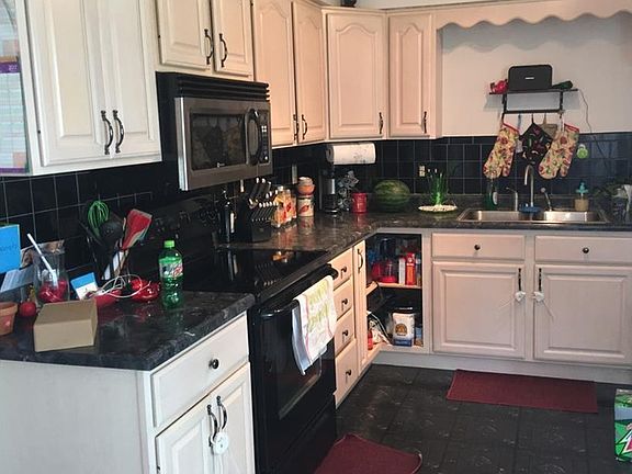 4th image of 133 Sharon St