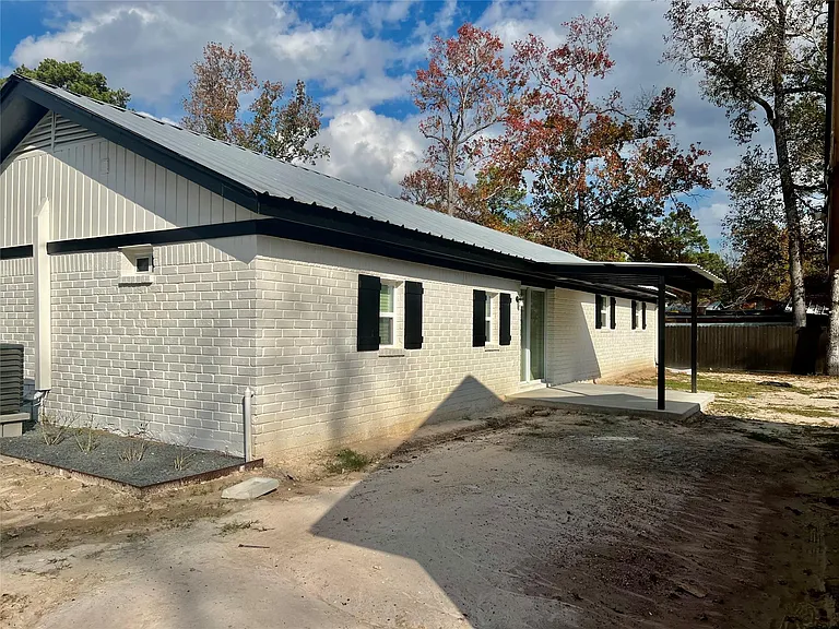 21510 Ruth Dr — Photo 13