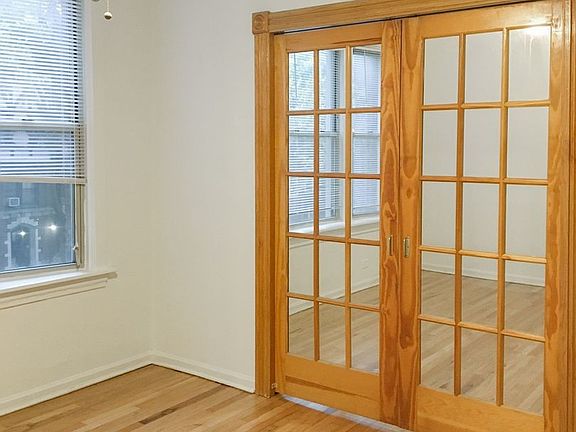 3rd image of 1942 W Winona St #2