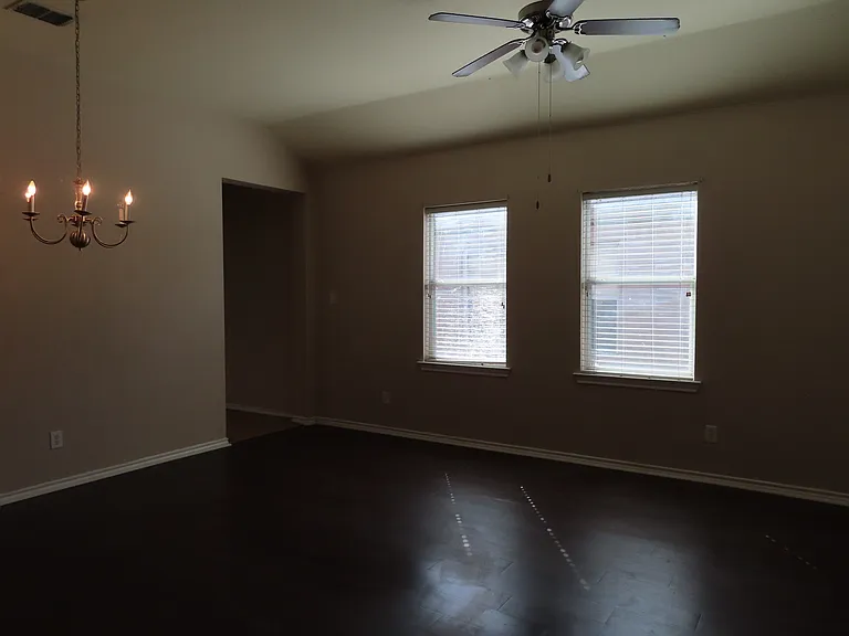 1149 Redman Ave — Photo 5