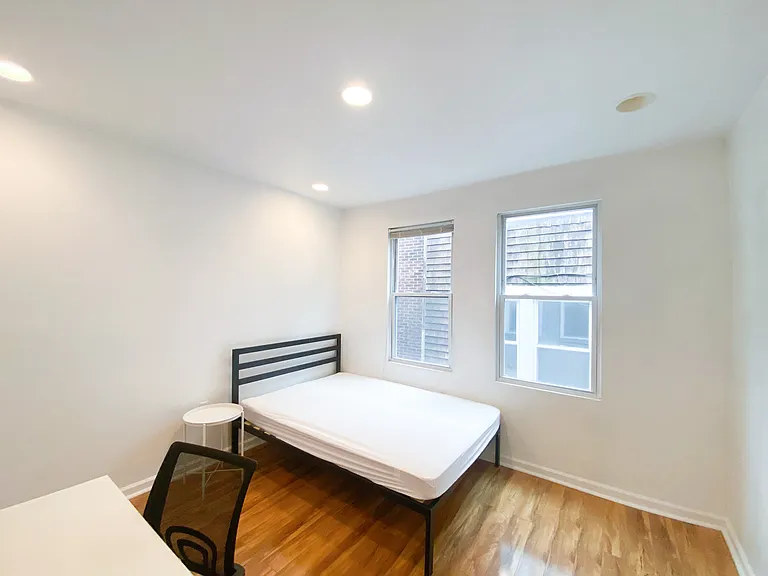 2353 Tilbury Ave — Photo 10
