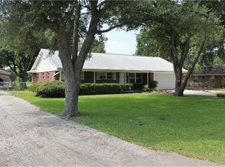1006 Pampa St, Pasadena, TX 77504