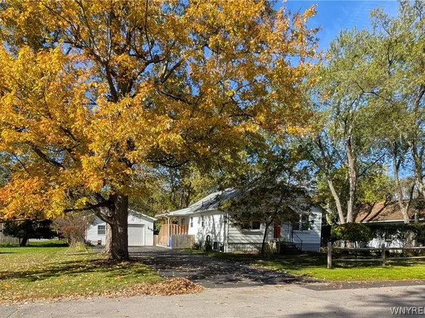 56 Westminster Rd, West Seneca, NY 14224