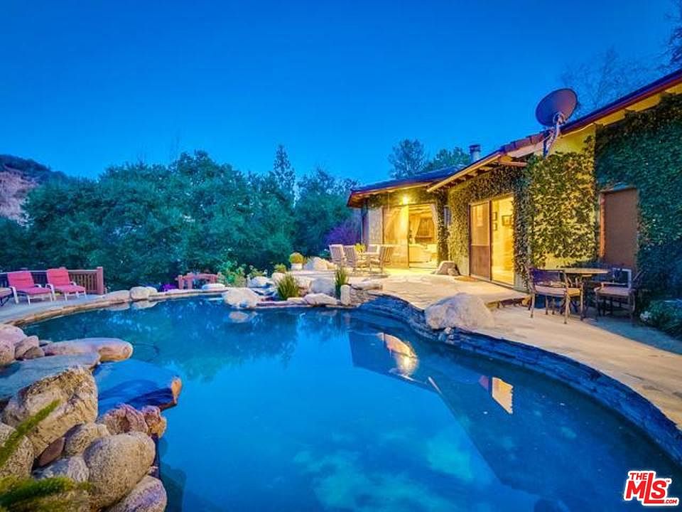 1st image of 20567 Paradise Ln