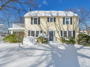 4 Bayside Ave, Port Washington, NY 11050