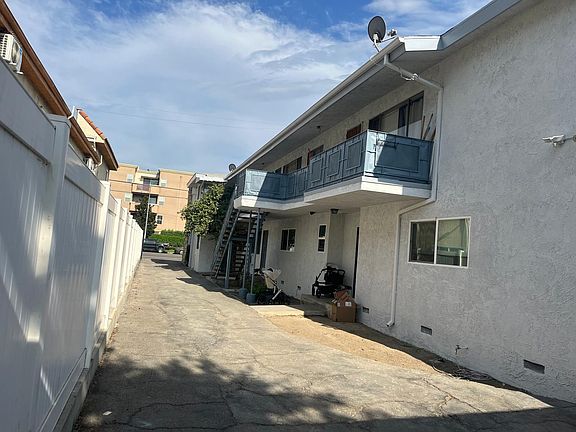 2nd image of 5653 Laurel Canyon Blvd #6