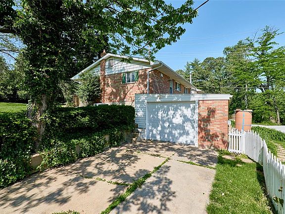 3rd image of 10901 Waycroff Dr