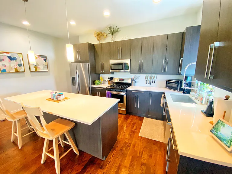1935 N California Ave #4N — Photo 3