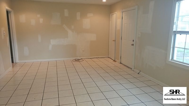 2nd image of 4901 W Jackson St