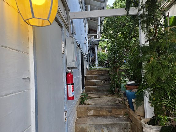 2nd image of 2120 Clement St