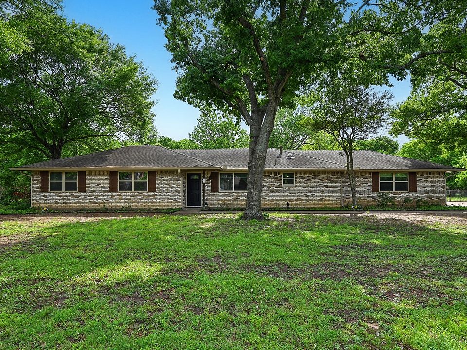 1st image of 305 Cockrell Hill Rd