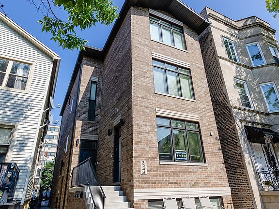 2nd image of 3243 S Wells St Unit 2