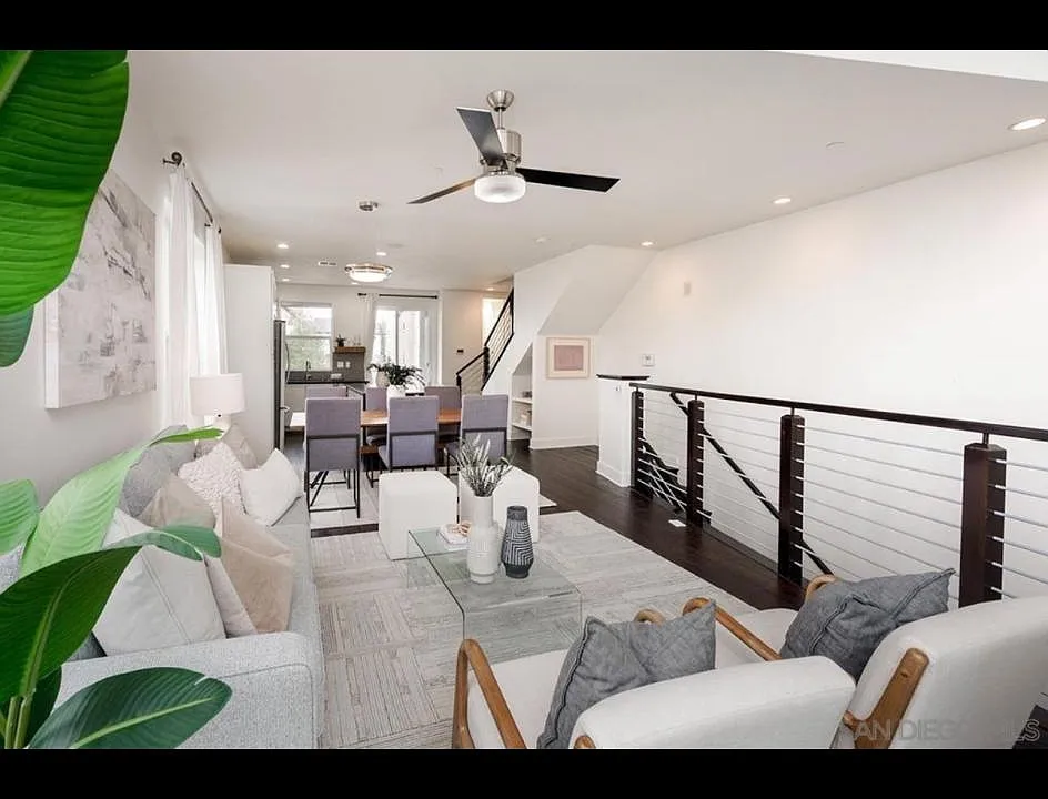 7960 Modern Oasis Dr