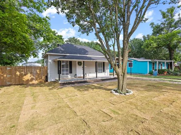 211 Church St, Collinsville, TX 76233