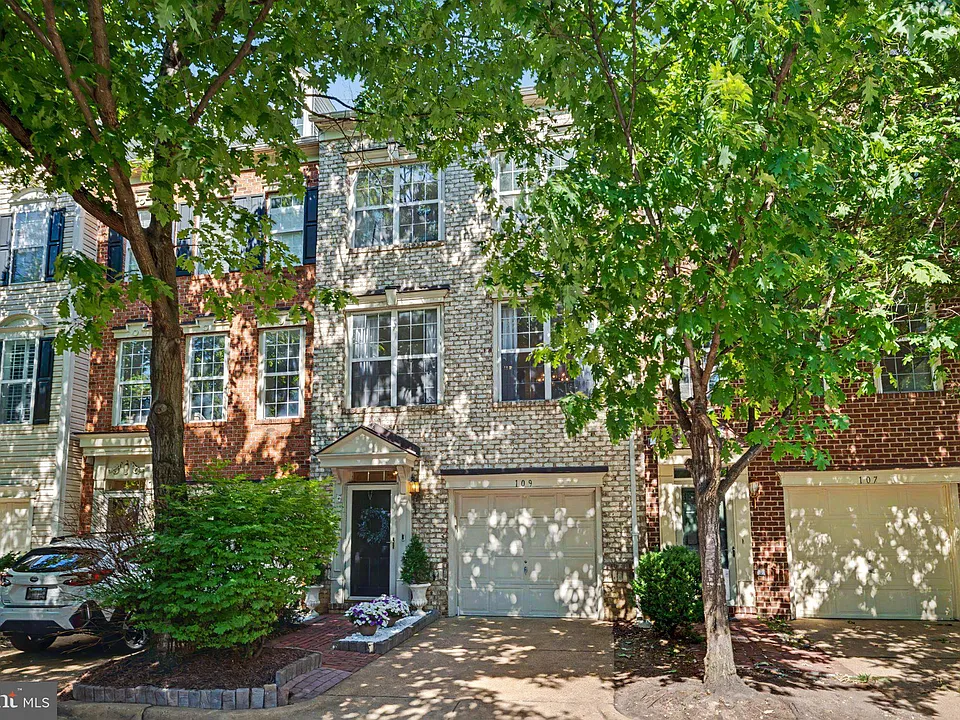 109 Martin Ln
