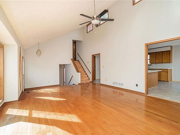3rd image of 2660 Deer Isle Cv