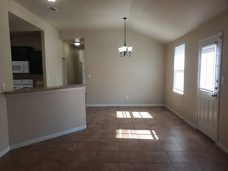 1207 Cavalry Ln #B — Photo 6