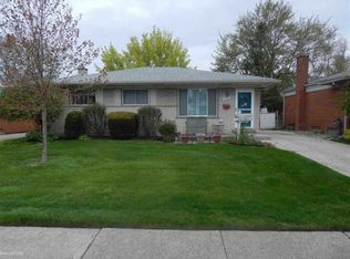 8485 Helen St, Center Line, MI 48015