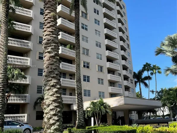 90 Edgewater Dr APT 623, Coral Gables, FL 33133