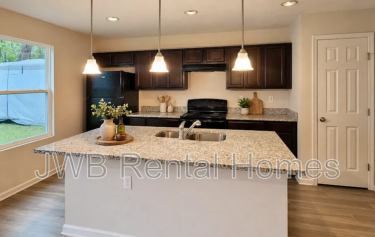 6161 Park St — Photo 3