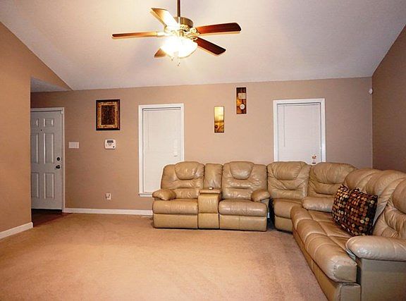 3rd image of 208 River Haven Dr