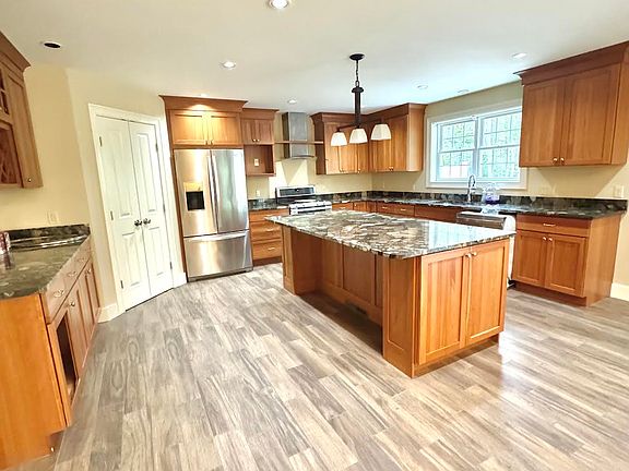 5th image of 20 Morgan Ct #20