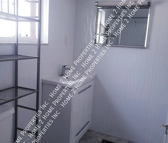 1394 Howard Ave #UPPER — Photo 8