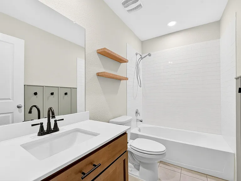 114 Harvard Blvd — Photo 11