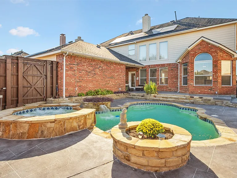 8812 Bluffcreek Ln — Photo 31