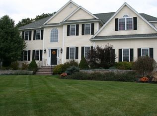 12 Lakeside Ter, Westford, MA 01886