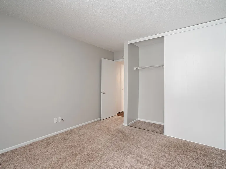 Greenwood Apartments — Photo 16