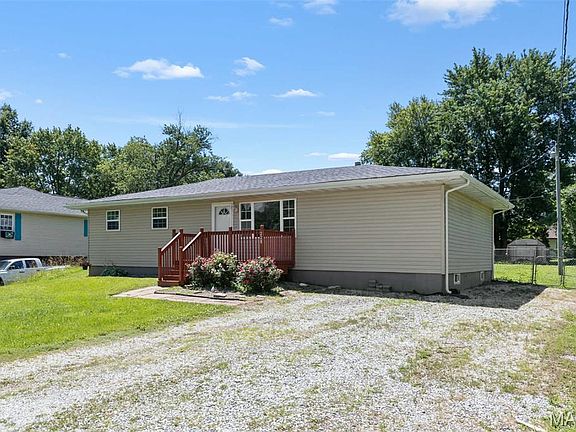 2nd image of 228 Willowrun Dr