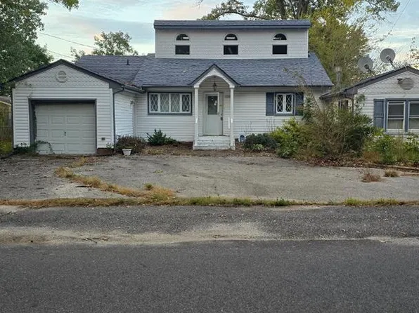 2520 S Shore Dr, Williamstown, NJ 08094