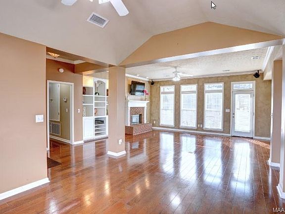 5th image of 158 Longwood Trl