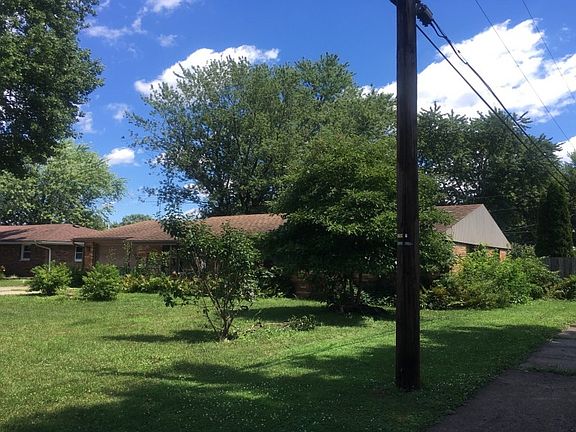 2nd image of 1308 Evelyn Ln