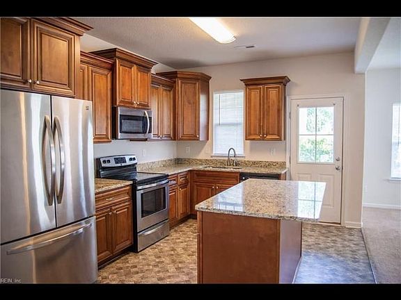 3rd image of 813 Turtle Dove Ct #8
