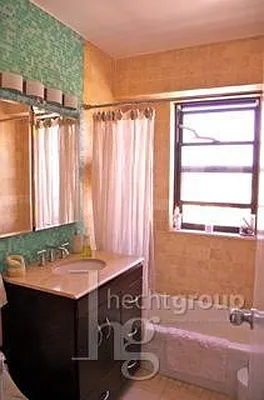 Rented by Hecht Group | media 10