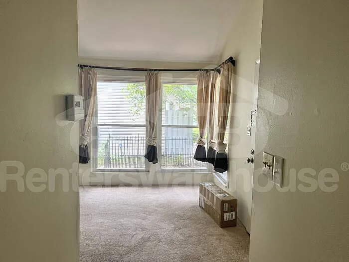 1470 Pine Row Ct — Photo 12