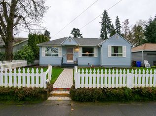 145 W Ipswich St, Gladstone, OR 97027